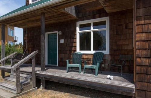 Sequim House | Dungeness Bay Beach House - 360 degree view of the beautiful bay and gorgeous Olympic mountains