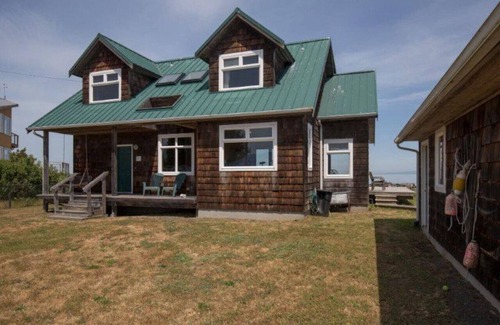 Sequim House | Dungeness Bay Beach House - 360 degree view of the beautiful bay and gorgeous Olympic mountains
