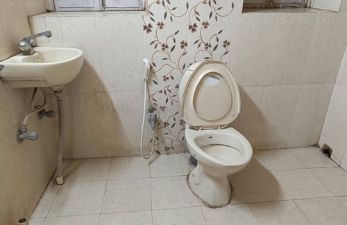 Ballygunge Hotel | Duniya Guest House Kolkata