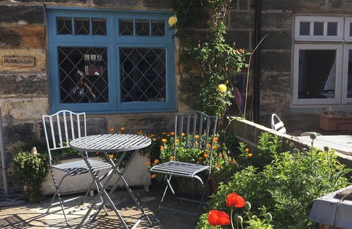 Staithes Cottage | Dunroamin - our sunny seaside escape in Staithes!
