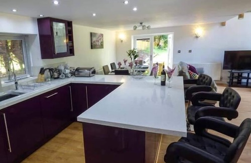Frodsham Cottage | DUNSDALE LODGE, family friendly, luxury holiday cottage in Frodsham