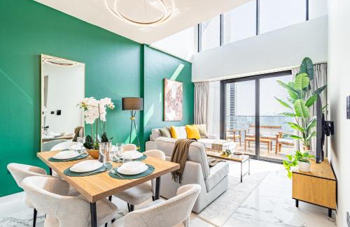 Abu Dhabi Apartment | Duplex - 5 min walk from Cleveland, ADGM & Galleria Mall - 3BDR - Maryah Island & ADGM - Huge Balcony - Full Canal & City Views - Perfect for Families & Groups