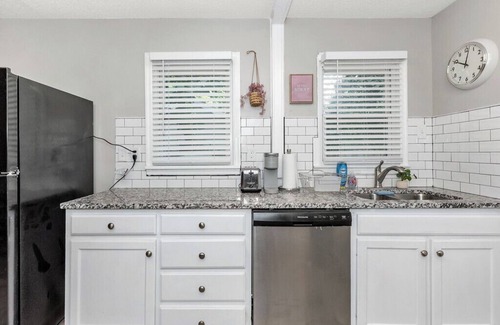 Huntsville Apartment | Duplex Apartment w/Office Space