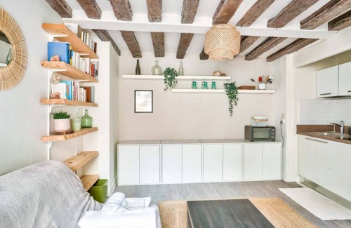 Saint-Merri Apartment | Duplex au Coeur de Paris