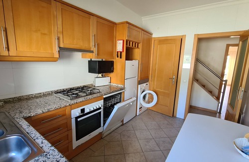 Vale de Carro Condo | Duplex com Vista Piscina Barbeque Garagem 5 Minutos da Praia