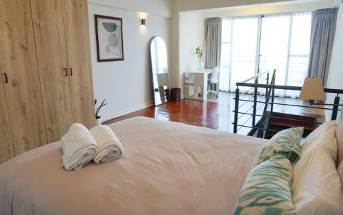 Leuro Apartment | Duplex con vista al mar y piscina en Miraflores