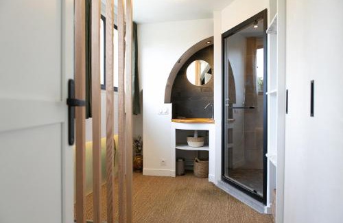 Noisy-sur-Ecole Apartment | Duplex Design - in the heart of Fontainebleau's forest - Climber's dream - Few min walk from the most emblematic climbing spots of Fontainebleau - TroisPignons - Overlooking the park of a castle - Ideal Digital Nomad, business trip