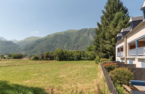 Bourisp Apartment | Duplex for 6 with Balcony, Private Parking, and Ski Locker in Bourisp