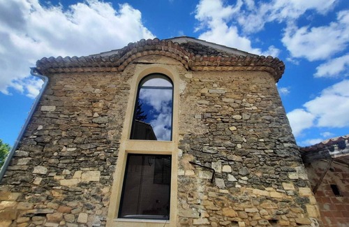 Peypin-d'Aigues Apartment | Duplex in old barn