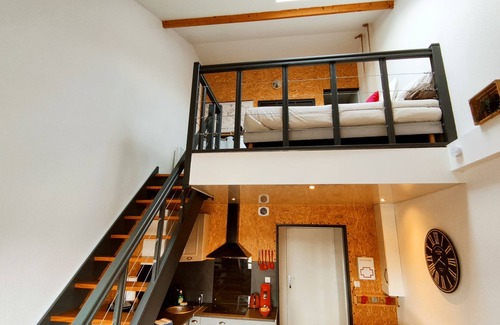 Saint-Serge Apartment | Duplex Indus★Hyper centre★Parking privé★TV★FIBRE★