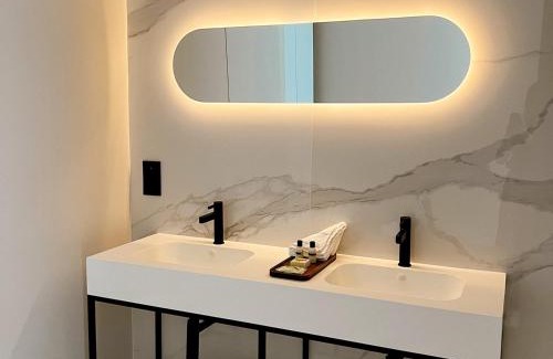 Anse Marcel Apartment | Duplex luxueux avec jacuzzi privé et piscine à débordements - FR-1-734-65