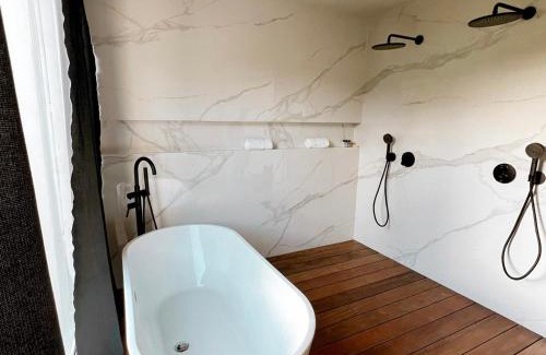 Anse Marcel Apartment | Duplex luxueux avec jacuzzi privé et piscine à débordements - FR-1-734-65