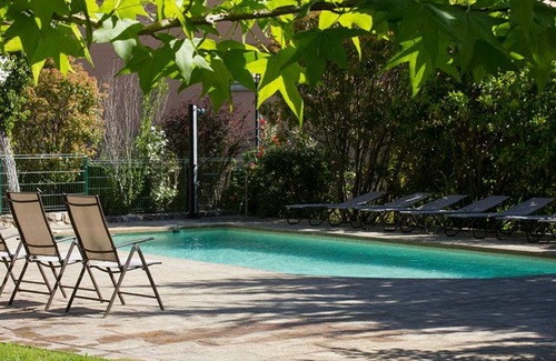 Les Planes d'Hostoles Apartment | Duplex overlooking the pool
