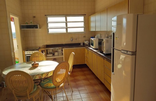 Parque Enseada Apartment | Duplex penthouse * pool/barbecue on the beach - 1 suite