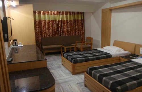 Madurai Hotel | Duplex Rooms with Roof top restaurant Stay/Madurai