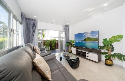 Choeng Thale Villa | Duplex Style 3-BR Corner Private Pool Villa