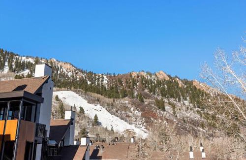 Aspen House | Durant 6D