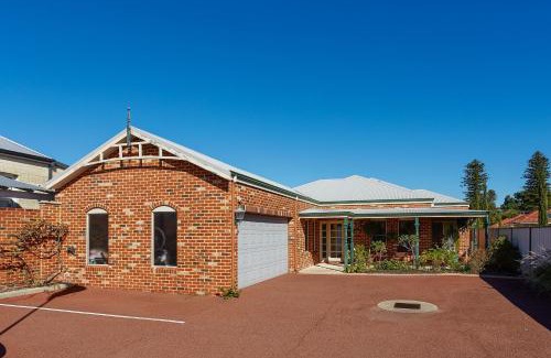 Victoria Park Bed & Breakfast | Durham Lodge Bed & Breakfast