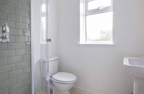 Colchester Cottage | DUTCH COTTAGE, pet friendly, with a garden in Colchester
