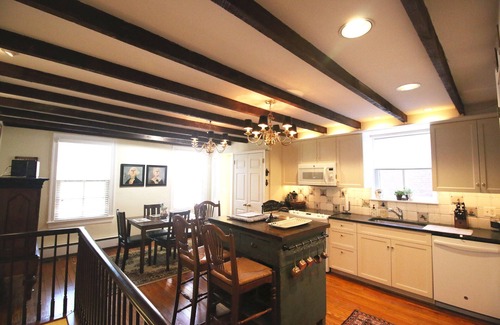 Old Town Alexandria House | Duvall House - George Washington ate here! In the heart of Old Town Alexandria.