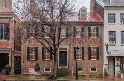 Old Town Alexandria House | Duvall House - George Washington ate here! In the heart of Old Town Alexandria.