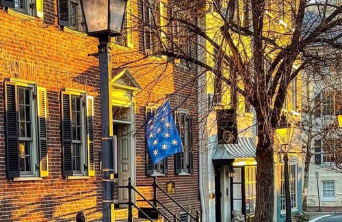 Old Town Alexandria House | Duvall House - George Washington ate here! In the heart of Old Town Alexandria.