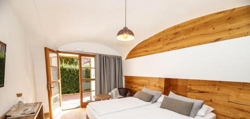 Struharov Hotel | Dvůr Pecínov