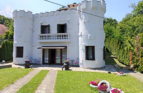 Vrnjacka Banja Hotel | Dvorac Castelo 2025