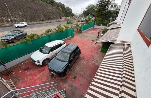Pune Hotel | Dwarka Lodging