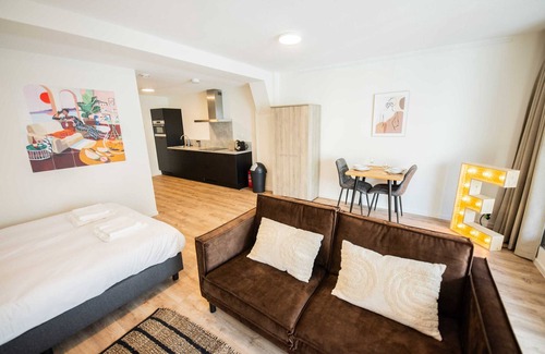 Kop van Zuid Apartment | Dynamic serviced studio 44m2 -PRH15D-