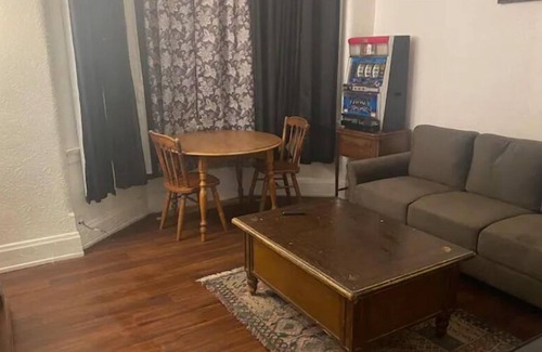 Lockland Apartment | E Wyoming and Mill St Living