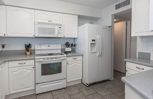 Thomas Drive Condo | E1501 Stunning Gulf View, 3 pools, Tennis court