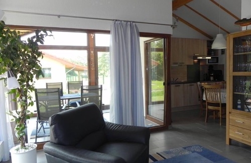 Großwurden House | E19 House with conservatory, terrace and garden