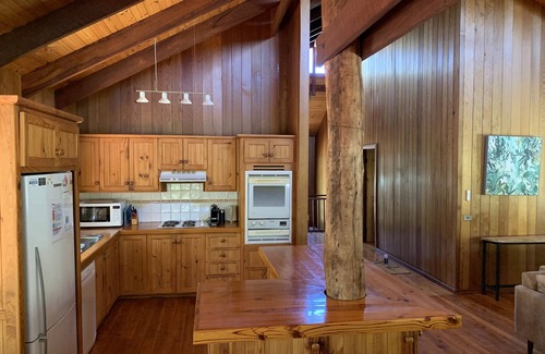 Eagle Bay House | Eagle Bay Treehouse, walk to the beach