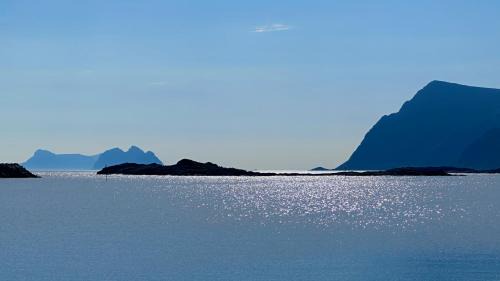 Sørvagen Ski Chalet | Eagle bay - Waterfront Rorbu A
