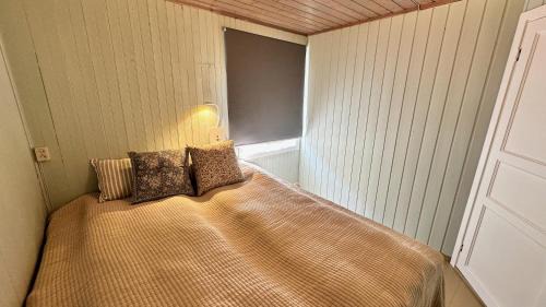 Sørvagen Ski Chalet | Eagle bay - Waterfront Rorbu A