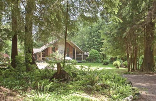 Forks Apartment | Eagle Cottage Room near Olympic National Park