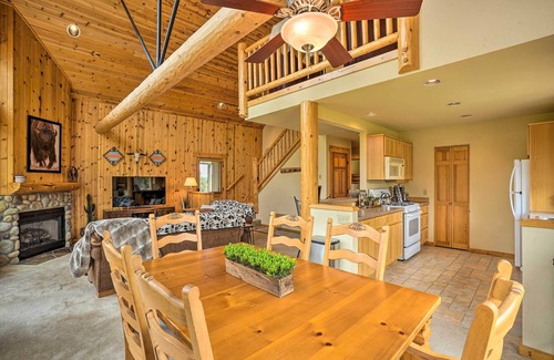 Redmond Cabin | Eagle Crest Retreat w/Great WiFi & Resort Access!