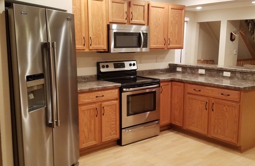 Eagle River Cabin | Eagle River Cabin. Close to Public Beach, Boat Landing, Downtown, & Trails!