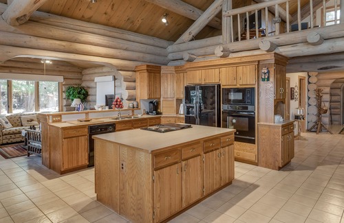 Longville House | Eagle's Landing- Beach Front Log Home - RARE FIND on Beautiful Woman Lake!