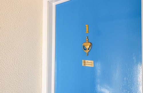 Dunbar Cottage | EAST BEACH APARTMENT, pet friendly in Dunbar