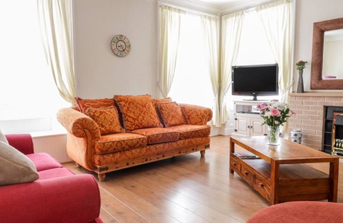 Dunbar Cottage | EAST BEACH APARTMENT, pet friendly in Dunbar
