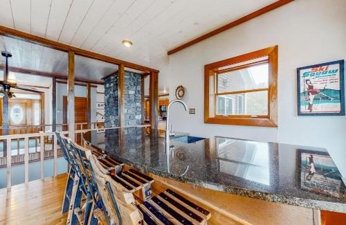 Greenville House | East Cove