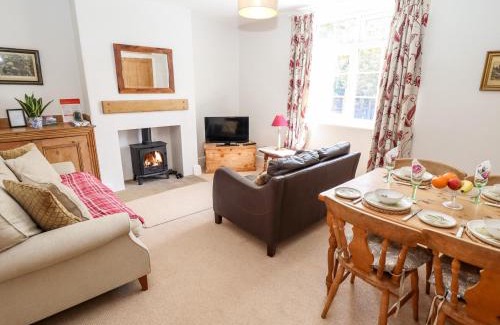 Holton Le Clay House | East Farm Cottage