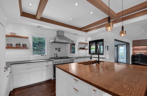 Village of East Hampton House | East Hampton Village! Excellent Location! Walk to Town New heated pool!