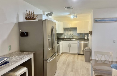 Boynton Beach Apartment | (East of US1) Walk to the Beach! (0.7 mile to beach)