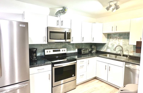 Boynton Beach Apartment | (East of US1) Walk to the Beach! (0.7 mile to beach)