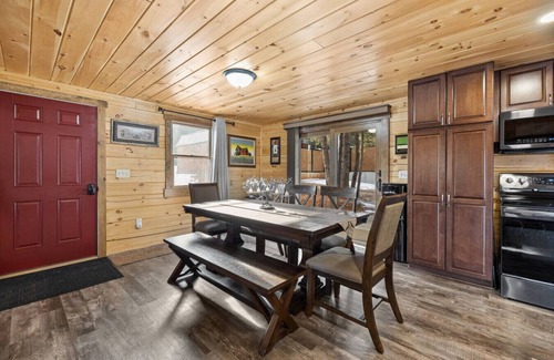 Hermosa House | East Pines :Modern Cabin in nature