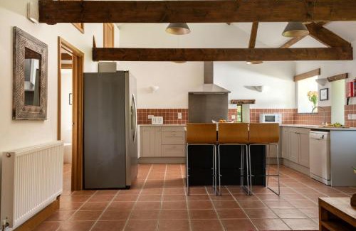 Widegates House | East Trenean Farm Cottages -4 Luxury Cornish Cottages sleeping 20 with hot tubs, private gardens, rural views and EV facilities