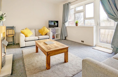 Portsmouth Cottage | Eastern Road, Portsmouth - a flat that sleeps 4 guests in 2 bedrooms